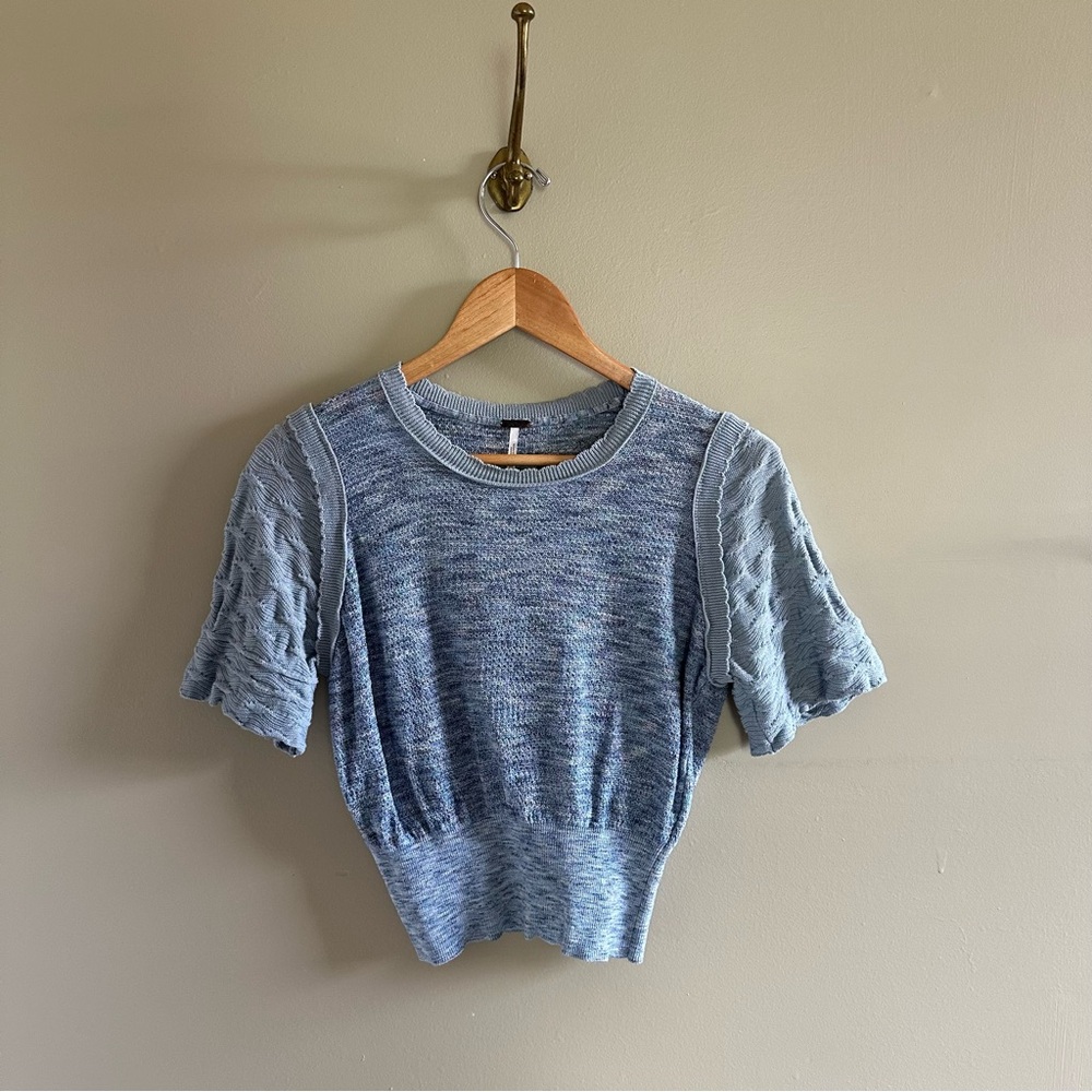 Free People blue short sleeved sweater- L